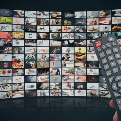 Foto: Multimedia video concept on media wall, TV stream